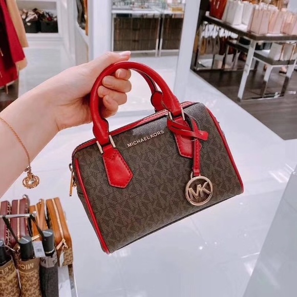BRAND NEW Michael Kors mini handbag - Picture 1 of 2